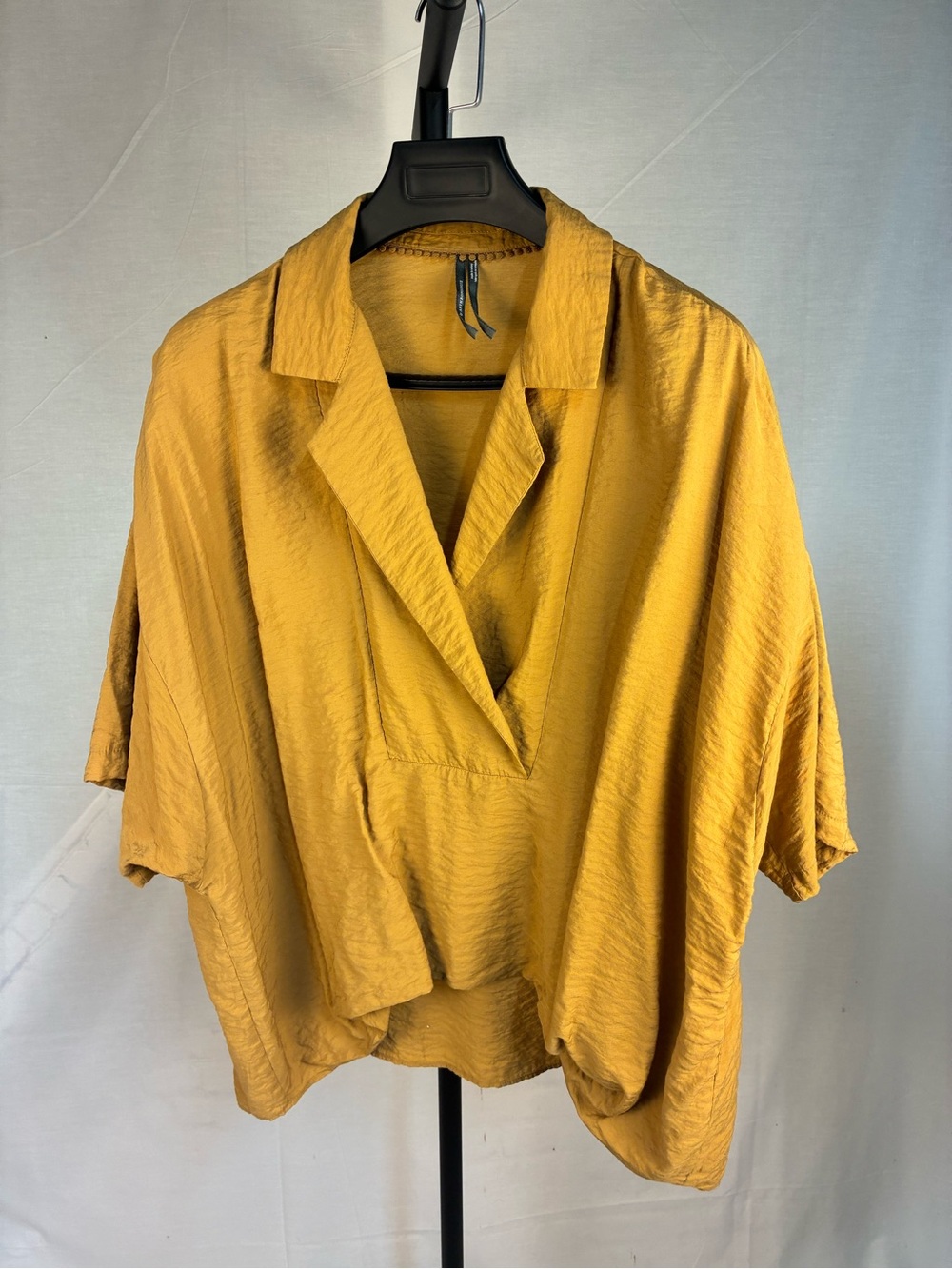 Anthropologie Textured Relaxed Collar Blouse Golden XL - Picture 2 of 8